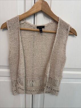 FANG Cream Crochet Boho Knit Vest. Festival cottagecore size M